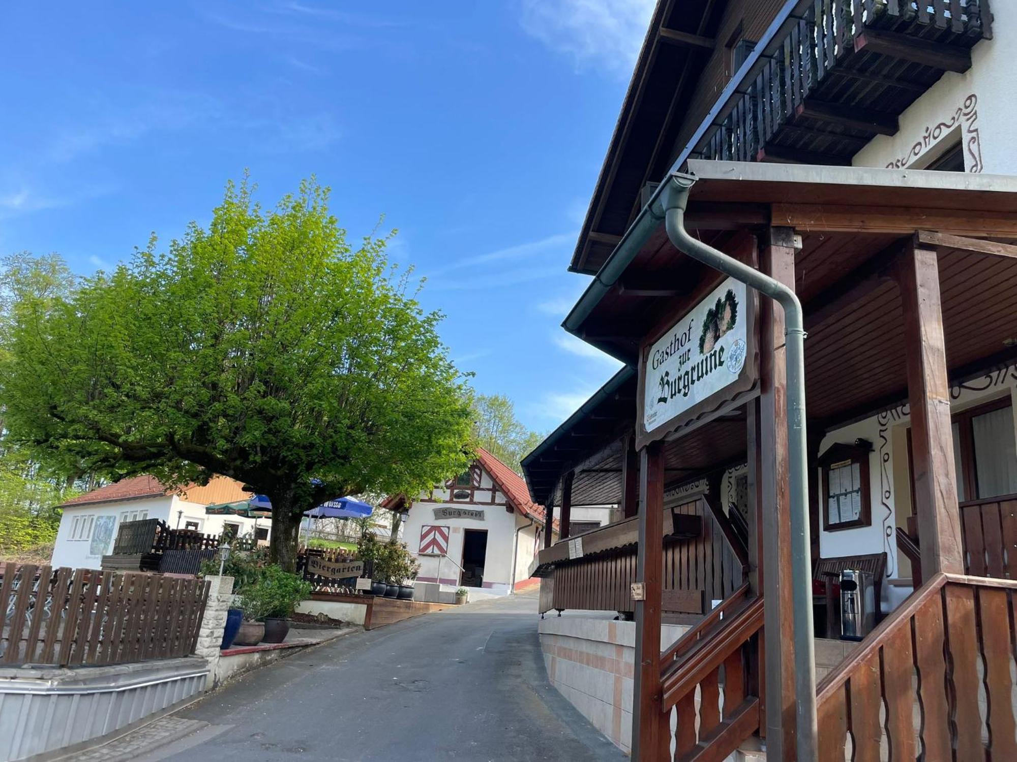 Gasthof Zur Burgruine Pottenstein Exteriör bild