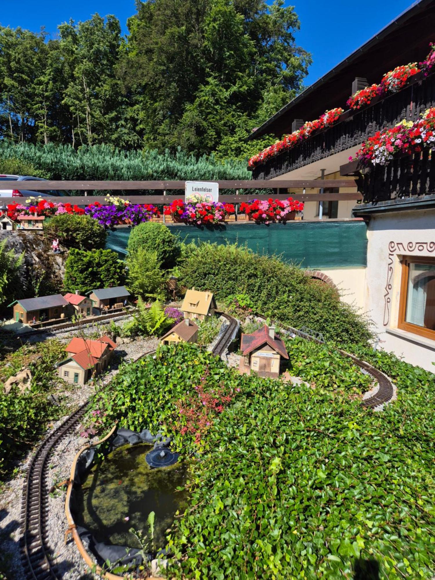 Gasthof Zur Burgruine Pottenstein Exteriör bild